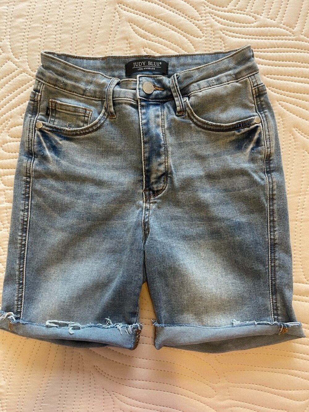 Judy Blue Womens Light Wash Denim Jean Shorts Raw Hem JB150205 Sz S Stretch